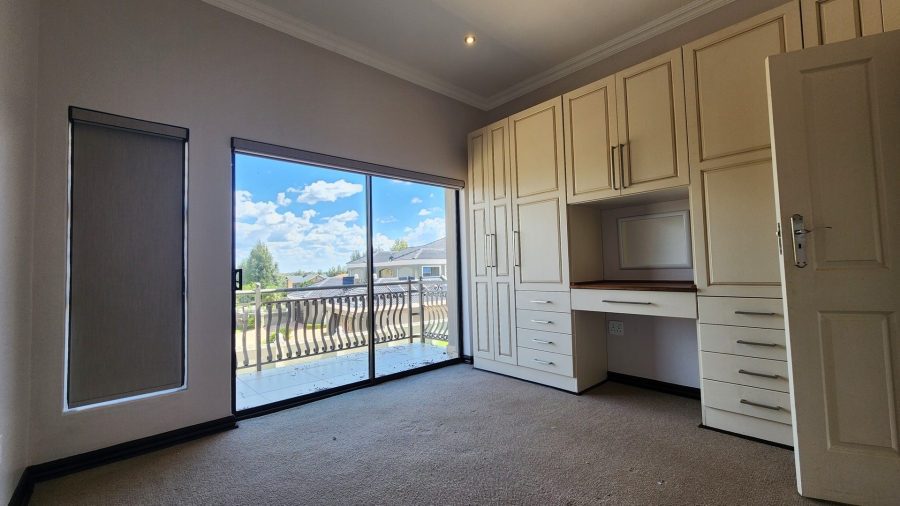 To Let 6 Bedroom Property for Rent in Tuscany Ridge North West